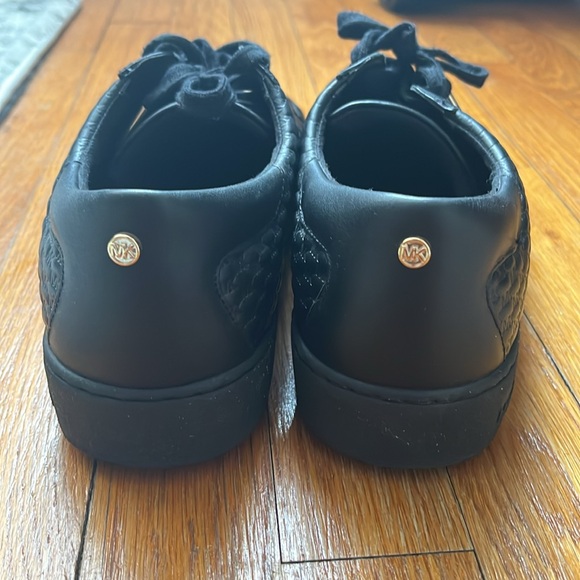 Michael Kors casual shoe sneakers. Worn maybe 3 times. No scuffs - Picture 4 of 8
